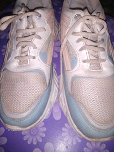 Women&#39;s Sneakers