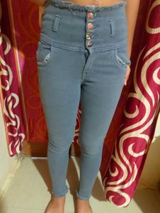 High-Waisted Jeans