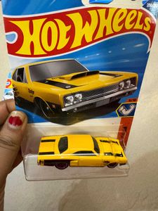 Hot Wheels Lamborghini &amp; &#39;69 Dodge