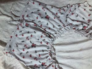 White Floral Crop Top 💖🎀