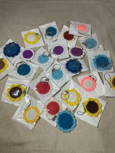 🌈 Multi-Color Sunflower Crochet Keychain