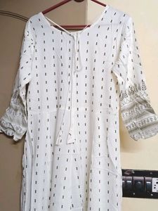 Elegant White Printed Kurta(New used once)