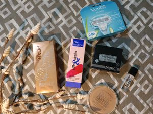 Swiss beauty, Blue heaven, Insight, Gillette, Neud