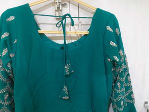 💙Festive And Party Wear Naira Cut Set