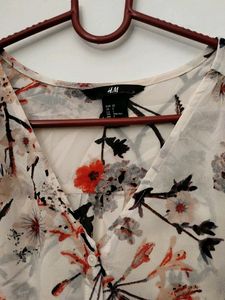 H n M Beautiful Flower Print Tops