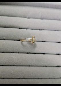 Elegant Gold Ring Size 6