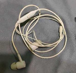 White Wired Earbuds