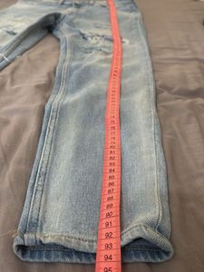 H&amp;M Ripped Skinny Fit Jean ( 38X93cm)