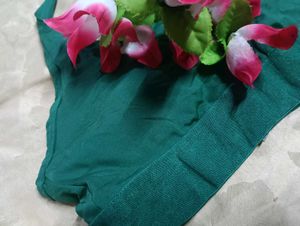 Stylish Teal Sports Bra