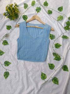 Imported Knit Cropped Vest 💙