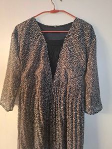 Elegant Patterned Midi Dress