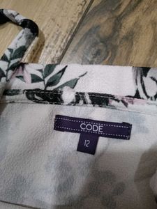 (Code) Off - Shoulder Floral Casual Top