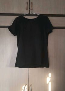 PRICE DROP-Classic Black T-Shirt