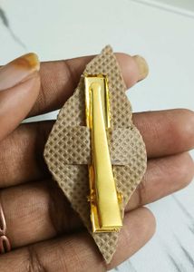 Pearl Conch Shape Clip