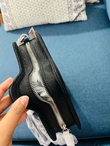 VS STAR SLING BAG
