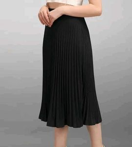 Elegant Black Pleated Skirt