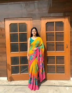 💛✨Eligent Floral Print Saree