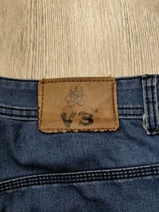 Ma2098 V3 jeans waist 34 inches