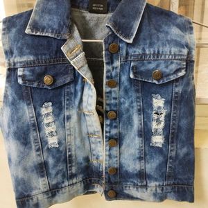 ripped denim short jacket