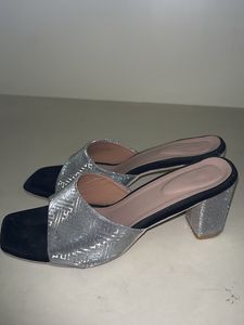 SHIMMER HEELS SIZE 5