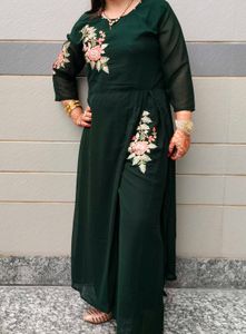 Side Slit Kurta Set For Women With Embroidery