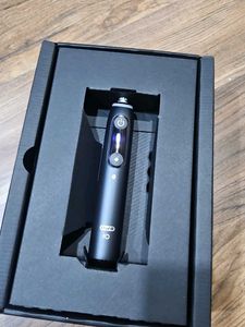 Oral-B Io8 Electric Toothbrush, 6 Smart Modes