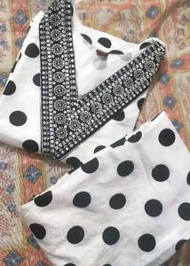 (XXS)Beautiful Summer Polka Dot Kurta Set .