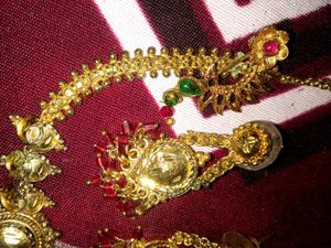 Vintage Set Of Nosepin, Earings &amp; Necklace