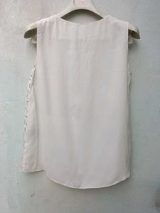 New With Tag Korean cute Art Half Top