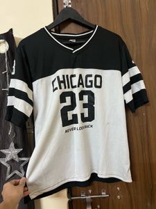 Chicago 23 Graphic T-Shirt