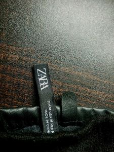 Zara Black Leather Gloves