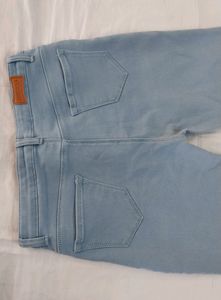 Size 30 - Skinny Fit - High Rise -