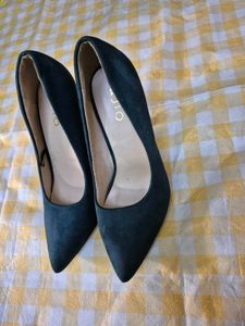 Dark Green Velvet Ajio Heels 👠💅