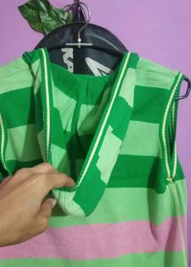 Cut Sleeves Hoodi
