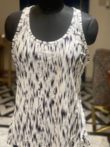 Trendy Tank Top By GAP Fit