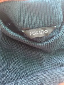 Cute sweater dress, size extra small, small