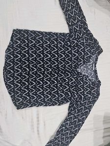 Patterned V-Neck Top