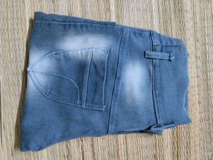 Women&#39;s Jeans