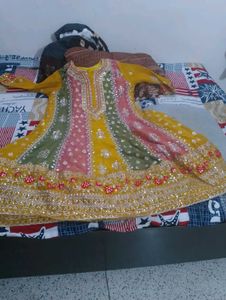 Elegant Yellow Pakistani Salwar Kameez