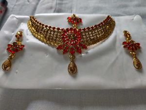 Neckless With Earrings