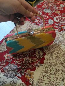 Multi Hand Clutch With Chain Sling