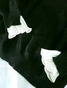 Black Korean Pullover 🖤
