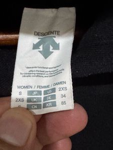 Descente Black Long Sleeves Hoodie