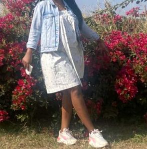H&amp;M White Short Sleeveless Dress