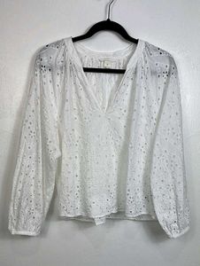 H&amp;M broderie Anglaise White Eyelet V-Neck Blouse