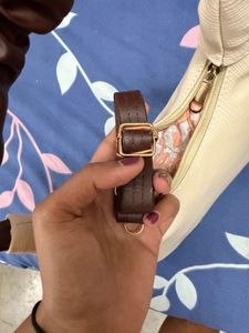 Bazaaro Handbag - Chic &amp; Stylish