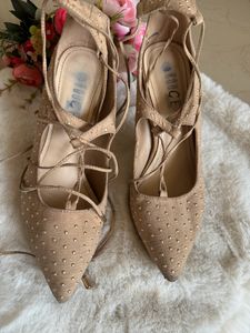 Final sale 🎉Beige Lace-up Heels