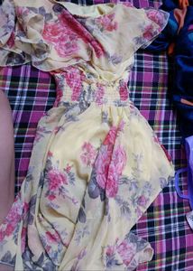 BEAUTIFUL WOMEN DRESS