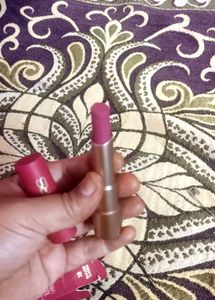 Illa Matte Addict Lipstick