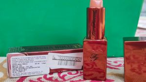 Too Faced Cocoa Bold Lipstick Buttercream